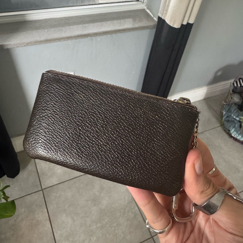 Authentic Louis Vuitton monogram key cles